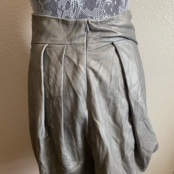 AllSaints Hoxie Domore metallic leather bubble mini skirt - Picture 3 of 5